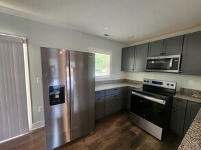 824 Riceville Rd in Asheville, NC - Building Photo - Building Photo