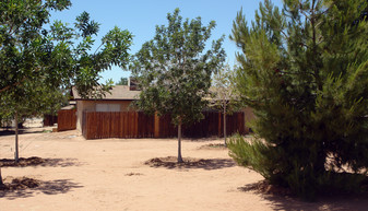 20251 Serrano Rd Apartamentos