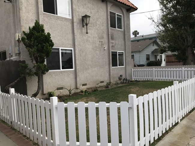 2016 Ruhland Ave, Unit # A in Redondo Beach, CA - Building Photo - Building Photo