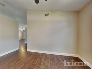 3598 N Biscayne Dr, Unit 26-2 in North Port, FL - Foto de edificio - Building Photo