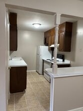 Granada in Topeka, KS - Foto de edificio - Building Photo