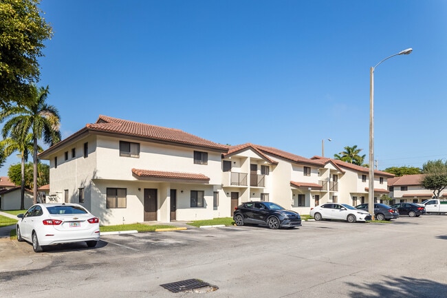 Midway Point Apartments in Miami, FL - Building Photo - Building Photo