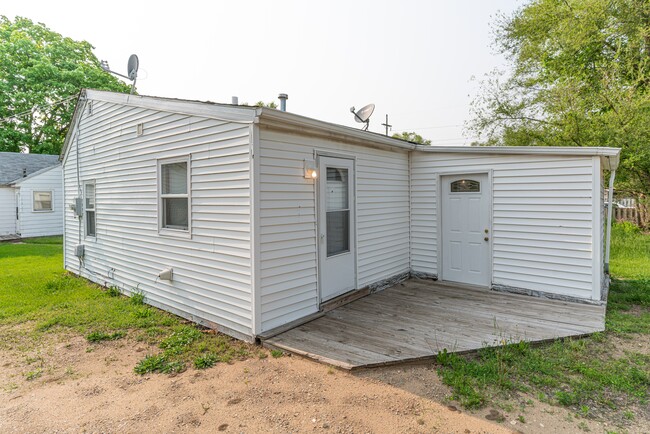 2818 Hanson St in Rockford, IL - Building Photo - Building Photo