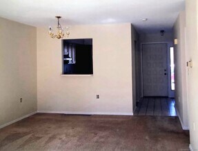 35 Nutmeg Rd in Middlebury, CT - Building Photo - Building Photo