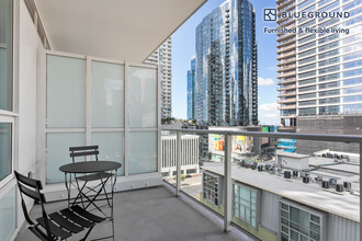 1133 S Hope St, Unit FL8-ID734 in Los Angeles, CA - Building Photo - Building Photo