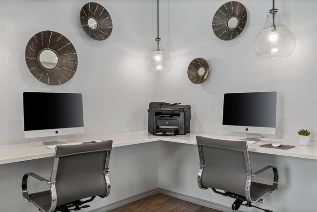 Wimbledon Oaks in Arlington, TX - Building Photo - Building Photo