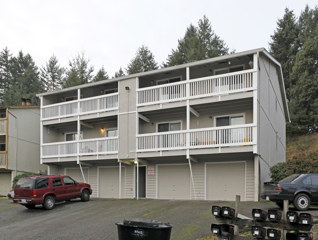 3941 S Mason Loop Rd in Tacoma, WA - Building Photo - Building Photo