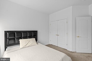 8328 Gibbs Way in Summerfield, MD - Building Photo