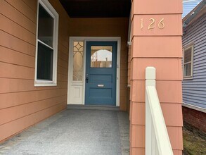 126 Spring St, Unit 2 in Portland, ME - Building Photo - Building Photo