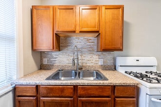 219-237 E Xenia Dr in Fairborn, OH - Foto de edificio - Building Photo