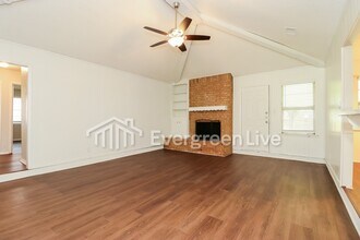 2417 Meadow Vw in Bedford, TX - Building Photo - Building Photo