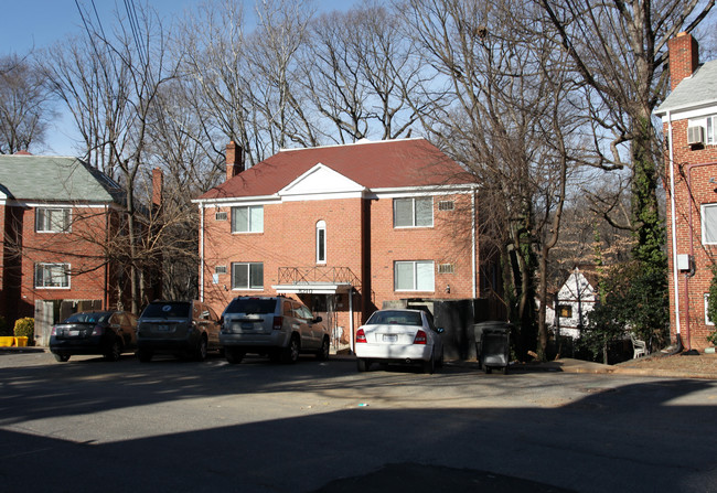 8210 Houston Ct in Takoma Park, MD - Building Photo - Building Photo