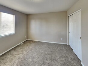 14377 E 47th Dr in Denver, CO - Building Photo - Building Photo