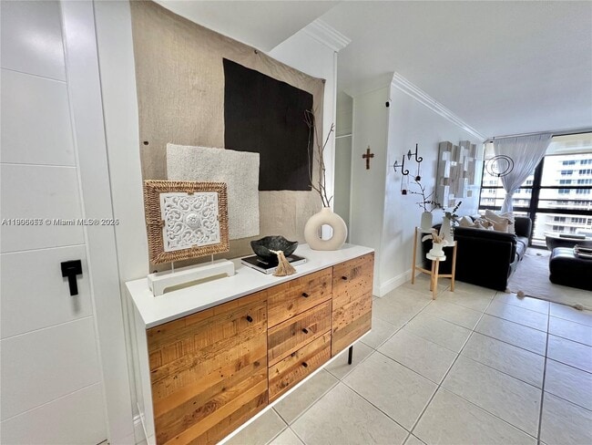 600 NE 36th St in Miami, FL - Building Photo - Building Photo