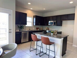 9709 Morning Iris Dr in Manor, TX - Building Photo - Building Photo