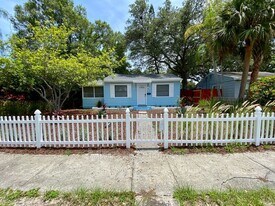 740 52nd Ave N in St. Petersburg, FL - Building Photo