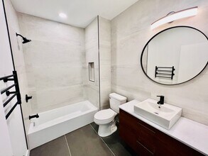 1308 N Front St in Philadelphia, PA - Foto de edificio - Building Photo