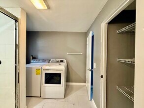 15 Berwick St, Unit 15 in Melrose, MA - Building Photo - Building Photo