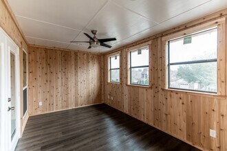 1507 Wimbledon Dr in Huntsville, TX - Building Photo - Building Photo