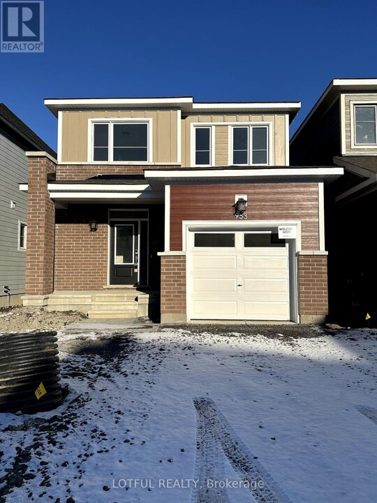 953 Seagrave Ln in Ottawa, ON - Building Photo