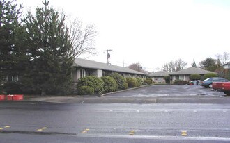 5810-5880 SW Hall Blvd in Beaverton, OR - Building Photo