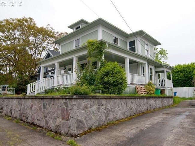 5211 NE 15th Ave in Portland, OR - Building Photo - Building Photo