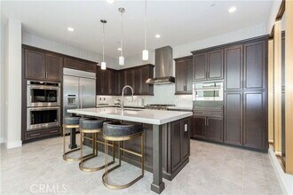 255 Sawbuck in Irvine, CA - Building Photo - Building Photo