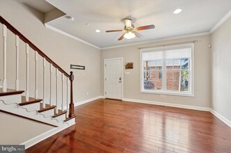 100 Sigel St in Philadelphia, PA - Building Photo - Building Photo