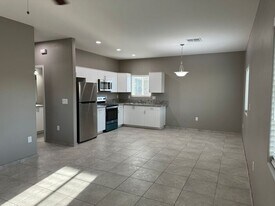 2581 E Pinal Vista in Tucson, AZ - Building Photo