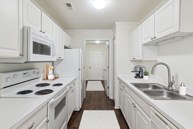 Westbury Apartments in Howell, MI - Foto de edificio - Building Photo