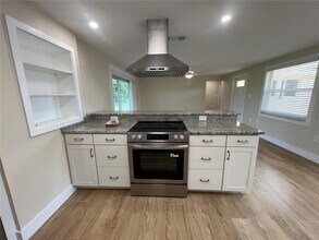 309 Salem Ave NW in Port Charlotte, FL - Building Photo - Building Photo