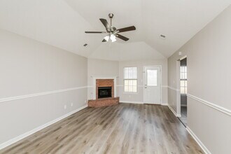 4246 Shadow Glen Dr in Horn Lake, MS - Foto de edificio - Building Photo