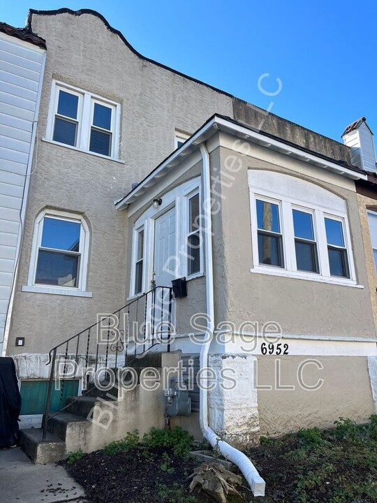 6952 Clinton Rd in Upper Darby, PA - Building Photo