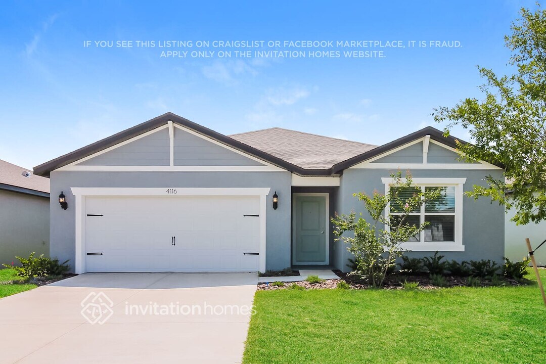 4116 Obsidian Dr in Spring Hill, FL - Foto de edificio