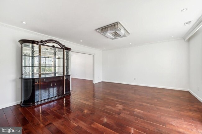 property at 1986 Greentree Rd