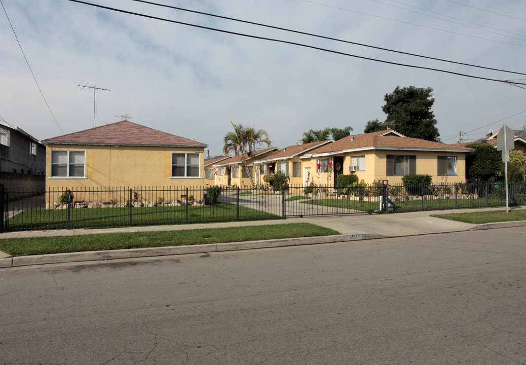 6507-6511 Corona Ave in Bell, CA - Building Photo