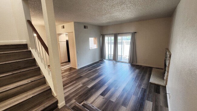 7825 Hampton Ln in Citrus Heights, CA - Building Photo - Building Photo