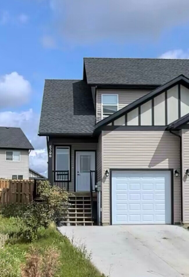 8306-8387 87 Ave in Fort St John, BC - Building Photo - Building Photo