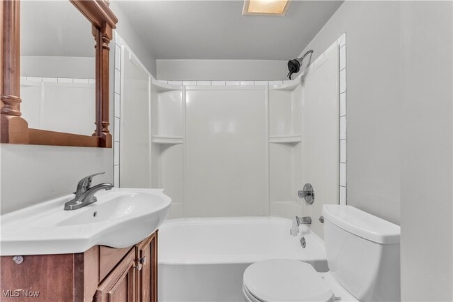 property at 300 W Grace St