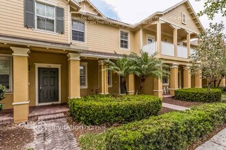 154 W Thatch Palm Cir in Jupiter, FL - Foto de edificio - Building Photo