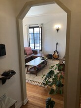 655 S Dunsmuir Ave in Los Angeles, CA - Foto de edificio - Building Photo