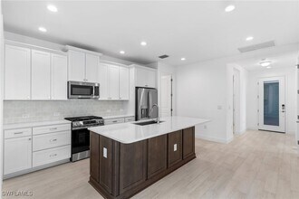 4580 Skysail Dr in Naples, FL - Building Photo - Building Photo