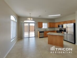 17365 N Cave Creek Rd in Phoenix, AZ - Building Photo - Building Photo