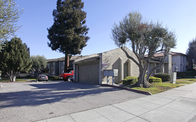 2740-2750 Park Ave in Santa Clara, CA - Building Photo - Building Photo