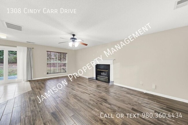 1308 Cindy Carr Dr in Matthews, NC - Building Photo - Building Photo