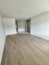 55 NW 204th St, Unit 5 in Miami Gardens, FL - Building Photo - Building Photo
