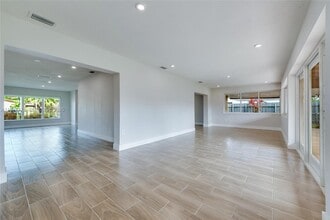 8952 SW 10th Ter in Miami, FL - Building Photo - Building Photo