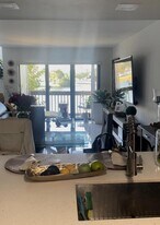 10000 NW 9th St Cir in Miami, FL - Building Photo