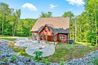 6466 Hwy 48 N in Cumberland Furnace, TN - Building Photo - Building Photo