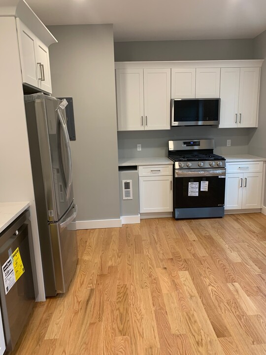 51 Charles St, Unit 3 in Boston, MA - Building Photo